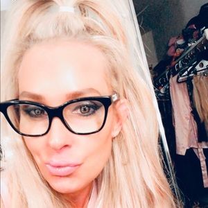 Meet your Posher, Sage